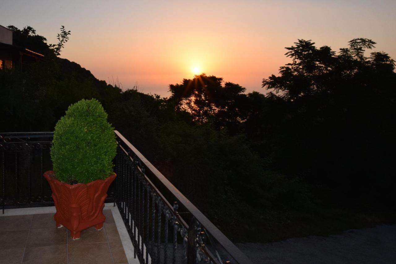 D & K Guest House Makrirrakhi Luaran gambar